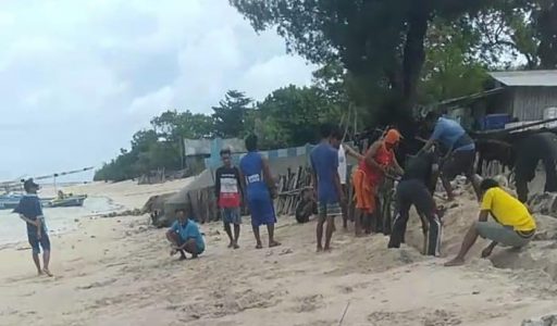 Warga Pertanyakan DPRD dan Pemkab Sumenep Saat Pantai di Pulau Ra'as Terancam Abrasi